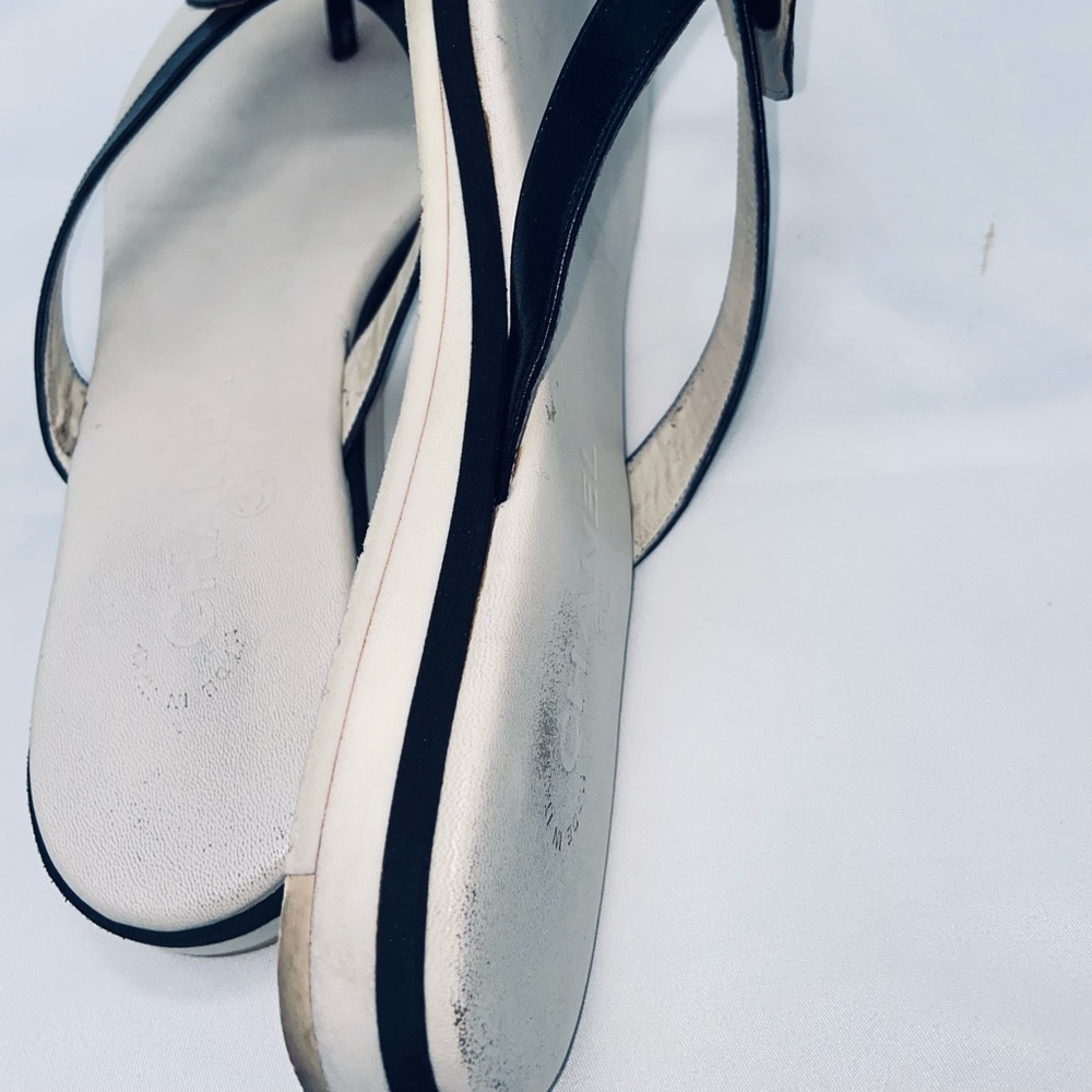 Chanel slide sandals size 7. - Picture 6 of 8
